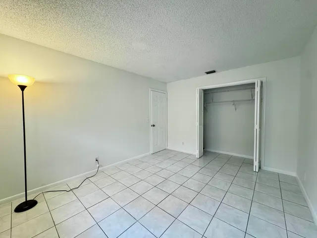 $2,950 | 1514 North Federal Highway, Unit 2, Lake Worth Beach, FL 33460