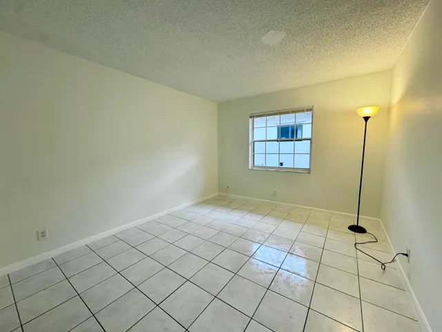 $2,950 | 1514 North Federal Highway, Unit 2, Lake Worth Beach, FL 33460