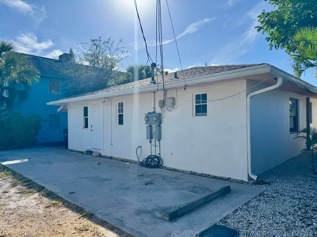 $2,950 | 1514 North Federal Highway, Unit 2, Lake Worth Beach, FL 33460