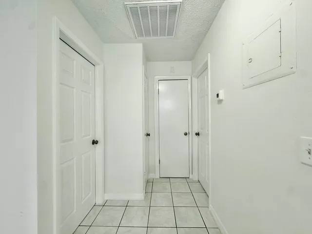 $2,950 | 1514 North Federal Highway, Unit 2, Lake Worth Beach, FL 33460