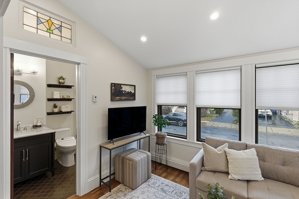 47 Emerson Street Wakefield, MA 01880 - Photo 17 of 42