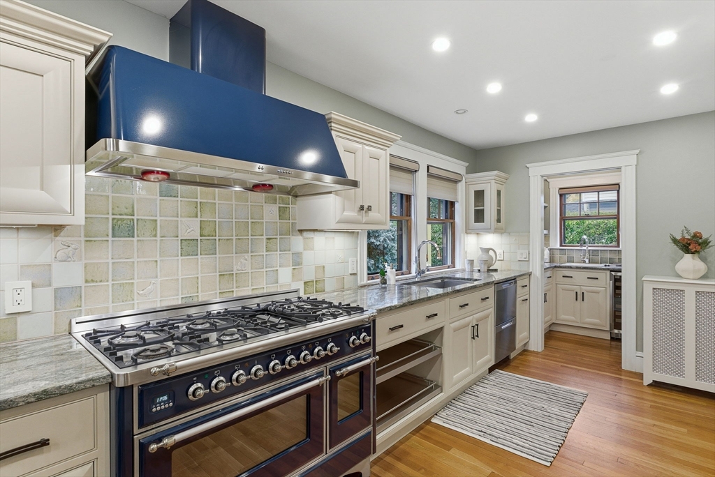 47 Emerson Street Wakefield, MA 01880 - Photo 23 of 42