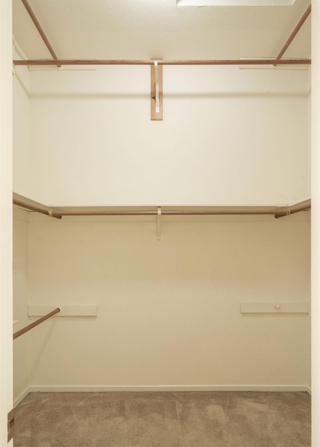 2890 Huntington Boulevard, Unit 149 Fresno, CA 93721 - Photo 16 of 30 a close view of bathroom