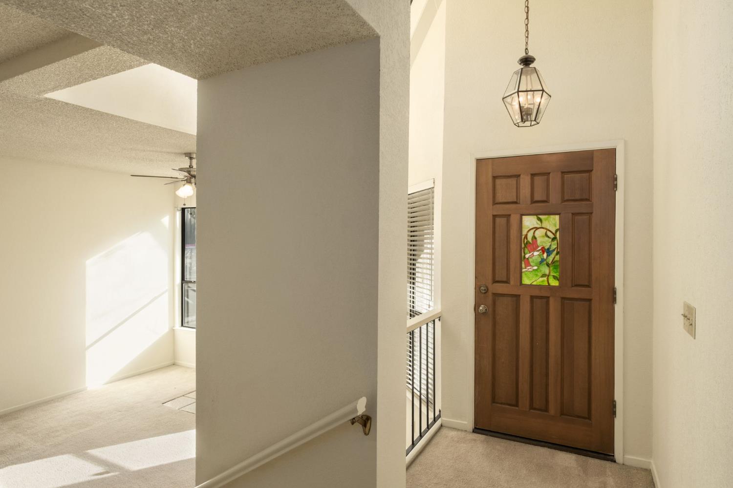 2890 Huntington Boulevard, Unit 149 Fresno, CA 93721 - Photo 5 of 30 a view of an entryway of the house