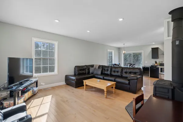 $1,295,000 | 5 Harmony Way, Falmouth, ME 04105