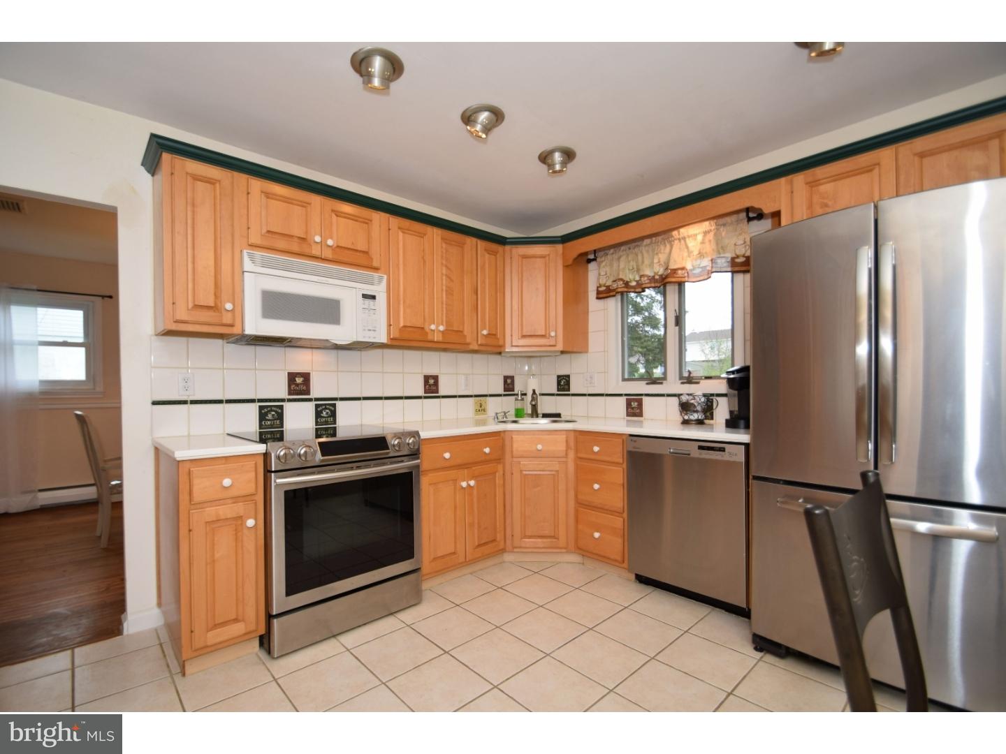 49 Starling Road Southampton, PA 18966 - Photo 5 of 25 Kitchen