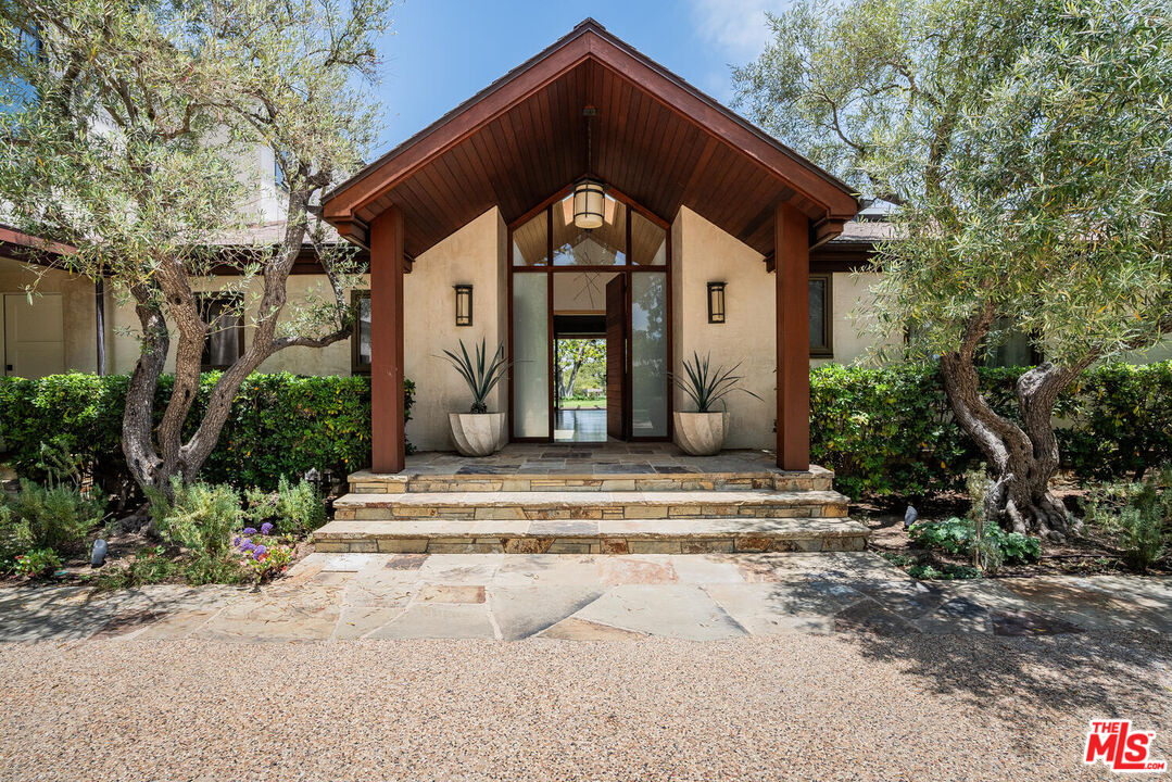2232 Stradella Road Los Angeles, CA 90077 - Photo 5 of 48 a front view of a house