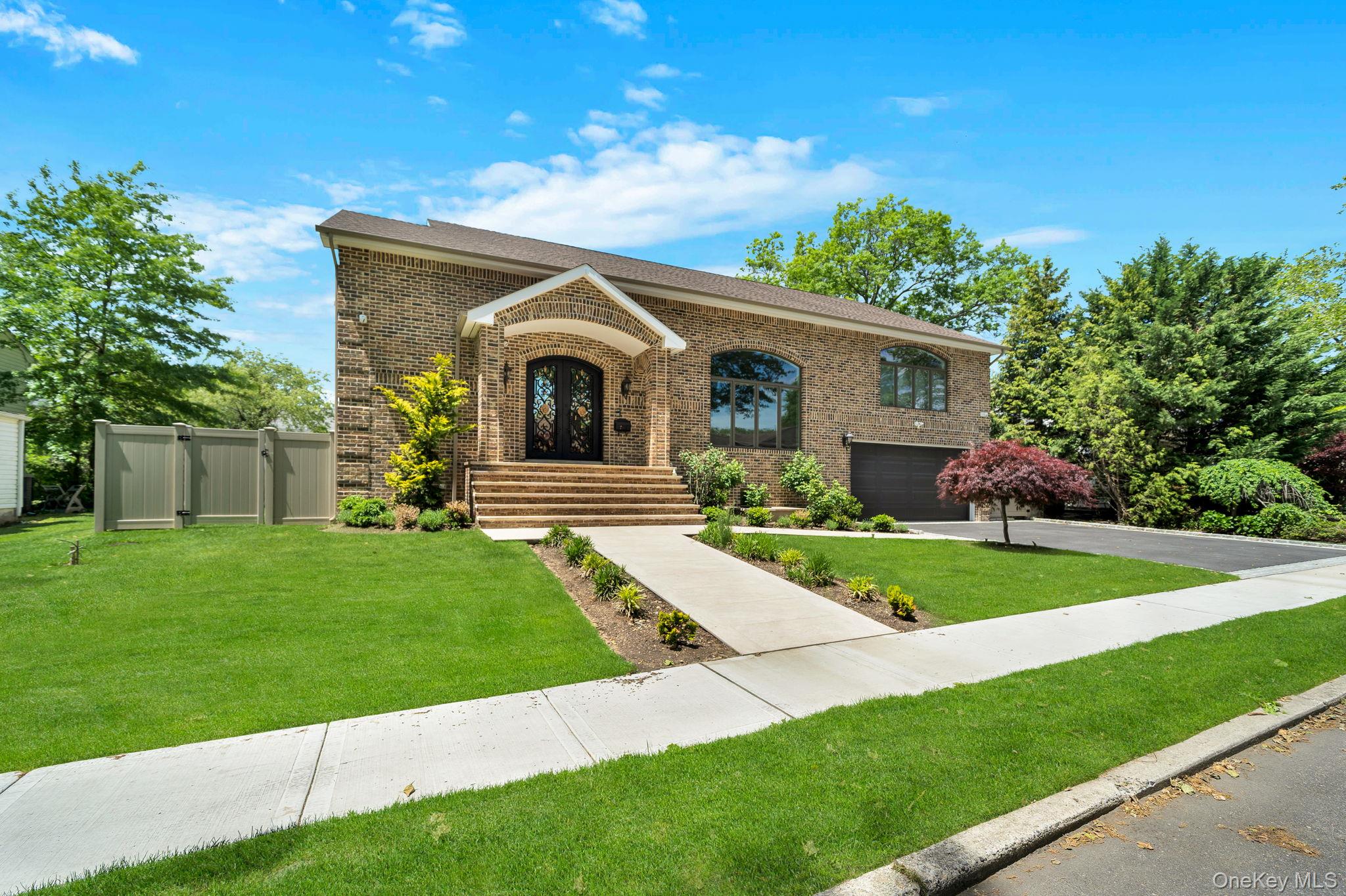 783 Oakleigh Road Valley Stream, NY 11581 - Photo 1 of 42