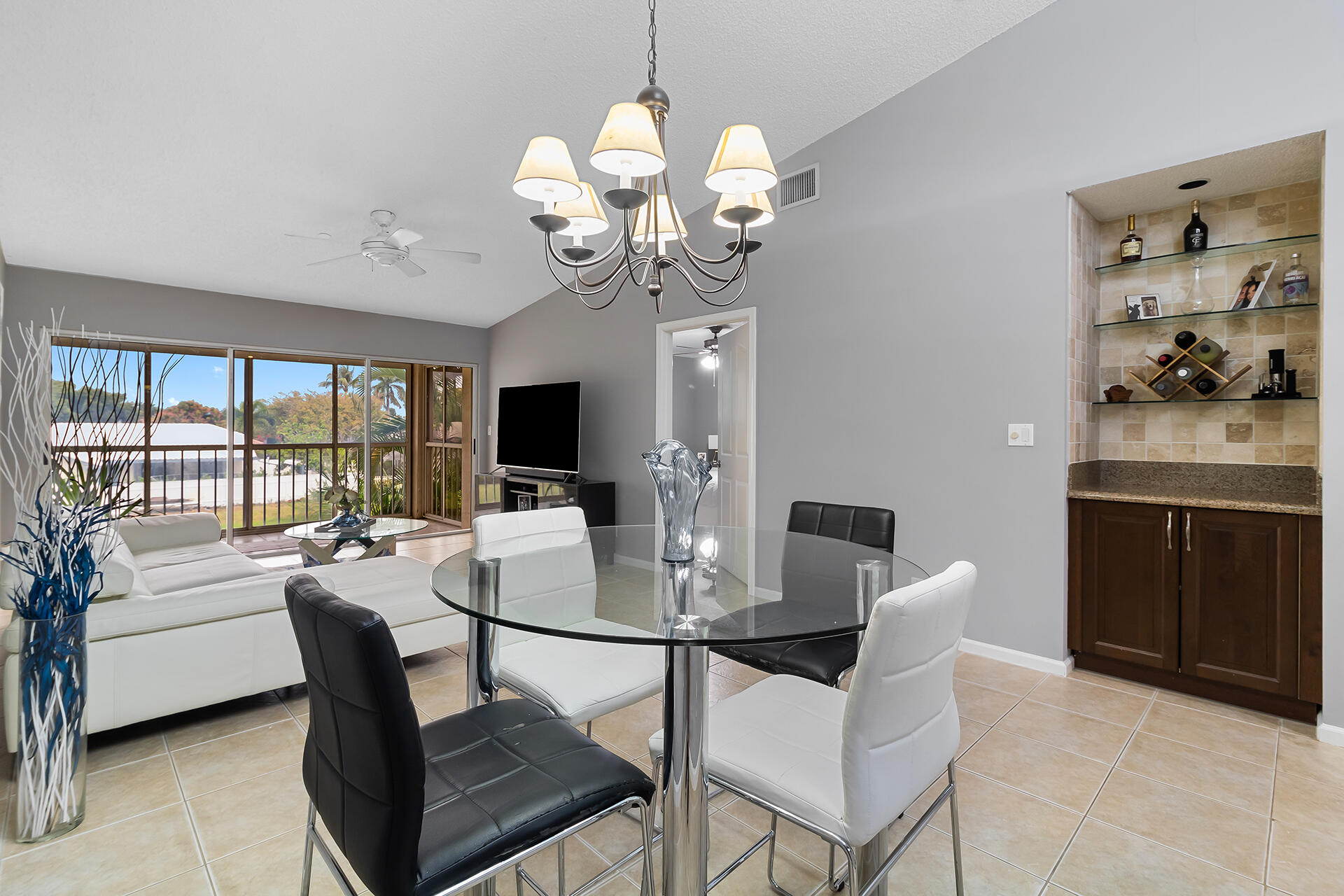 380 Northwest 67th Street, Unit J202 Boca Raton, FL 33487 - Photo 7 of 18 IMG_6219
