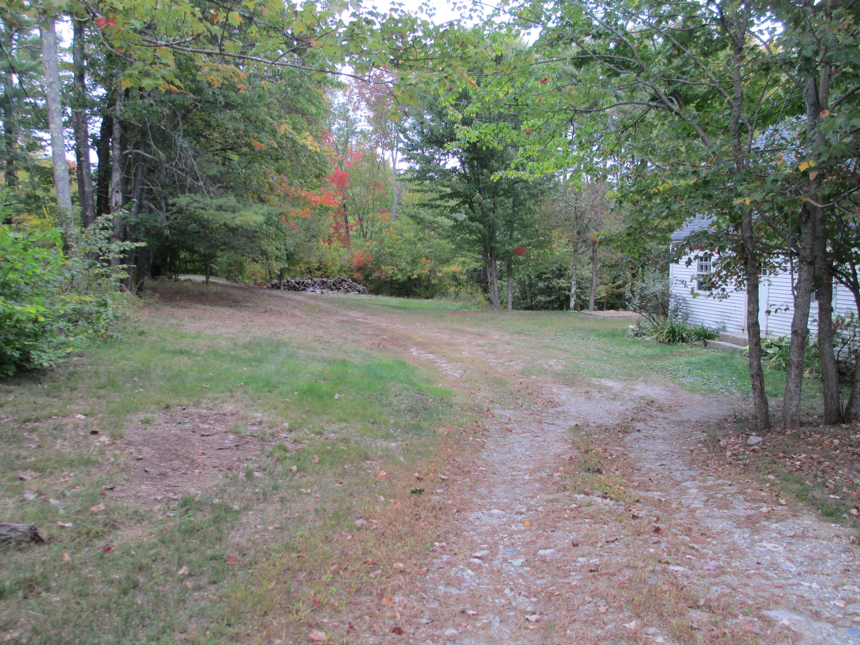Circular drive in front of house