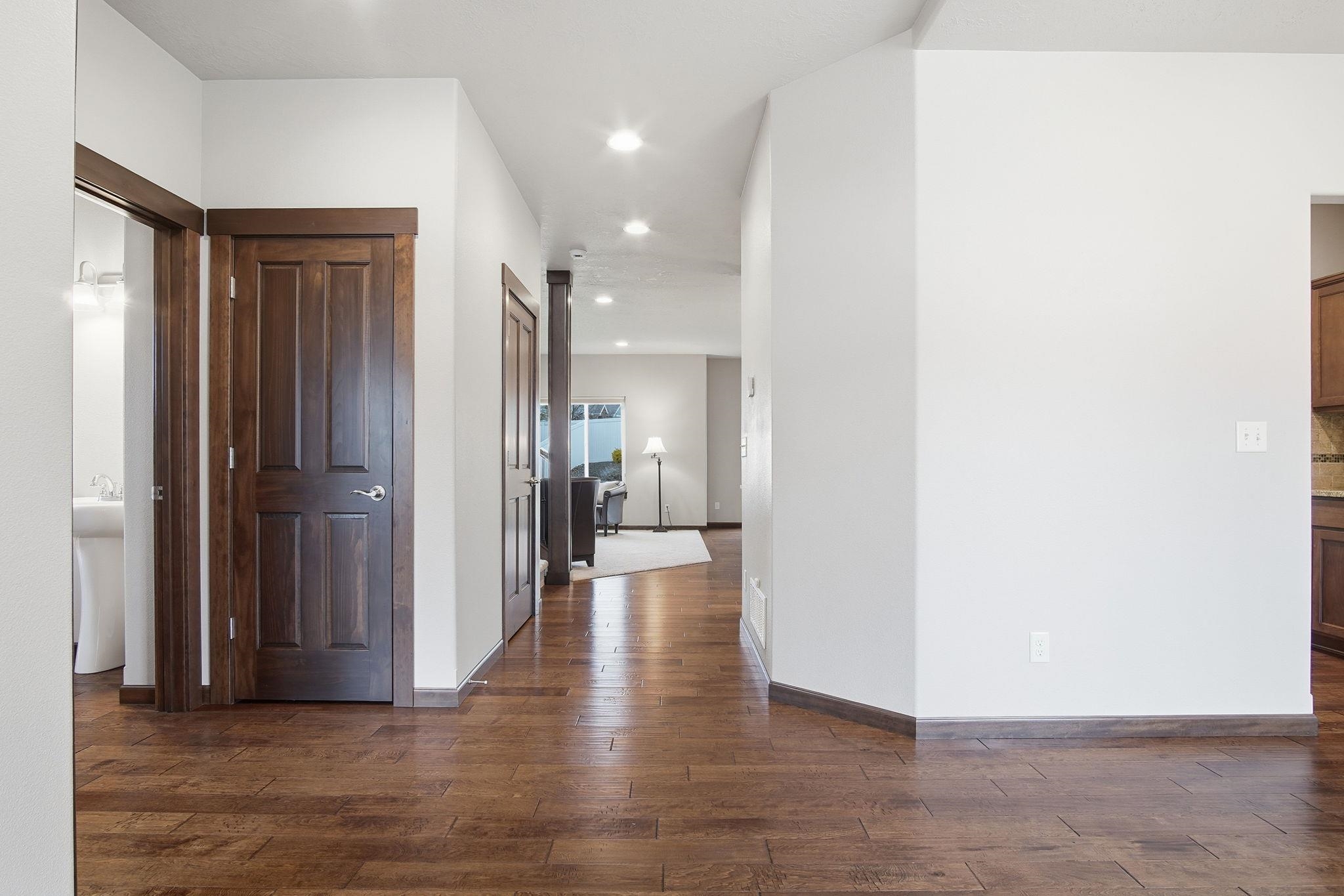 2120 South Selkirk Street Spokane Valley, WA 99016 - Photo 14 of 50