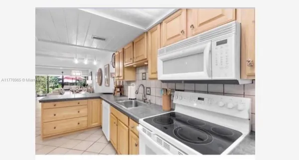 $5,500 | 87200 Overseas Highway, Unit F1, Islamorada, FL 33036