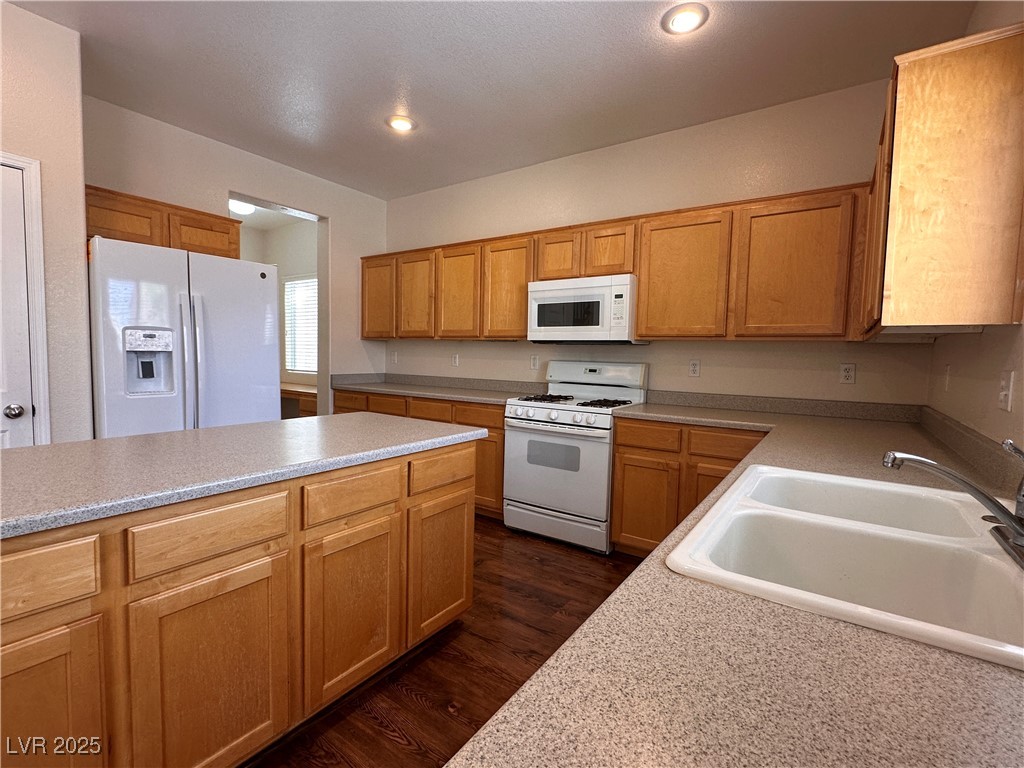 2586 Highland Cliff Drive Henderson, NV 89052 - Photo 13 of 33