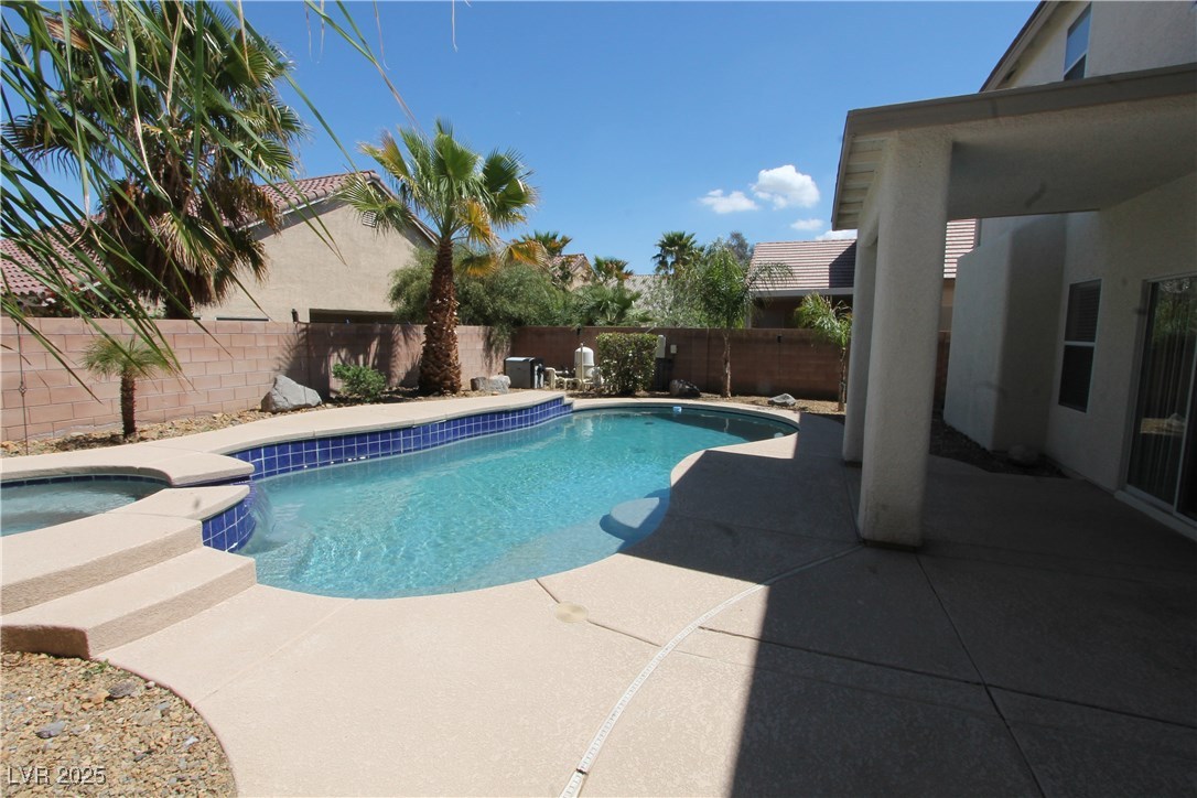 2586 Highland Cliff Drive Henderson, NV 89052 - Photo 2 of 33