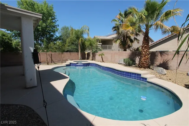 $2,695 | 2586 Highland Cliff Drive, Henderson, NV 89052