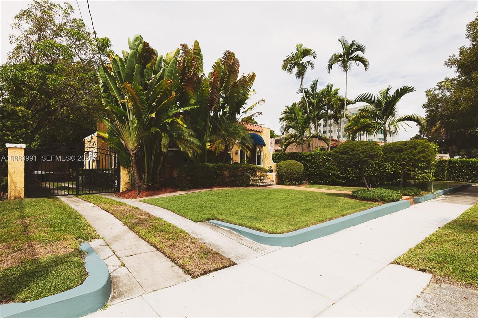 210 Southwest 19th Road Miami, FL 33129 - Photo 28 of 33 a view of a backyard