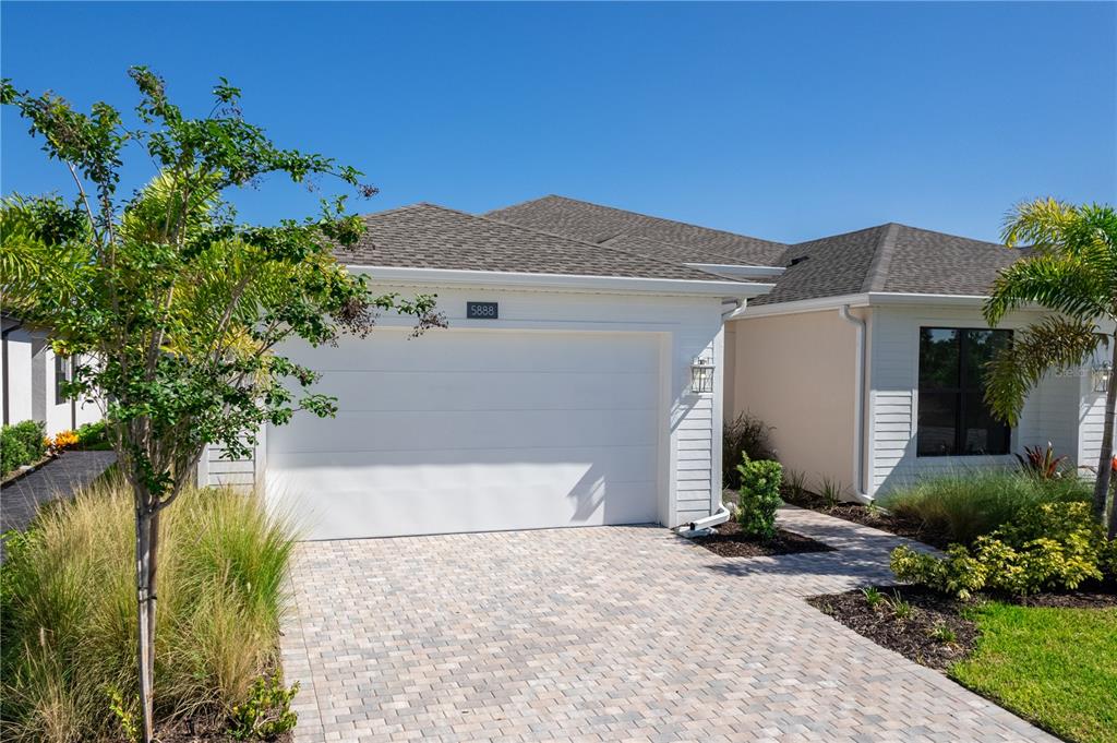 5888 Windbreak Court Apollo Beach, FL 33572 - Photo 3 of 36