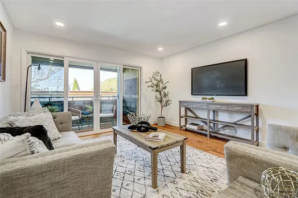 $665,000 | 5917 Armaga Spring Road, Unit H, Rancho Palos Verdes, CA 90275