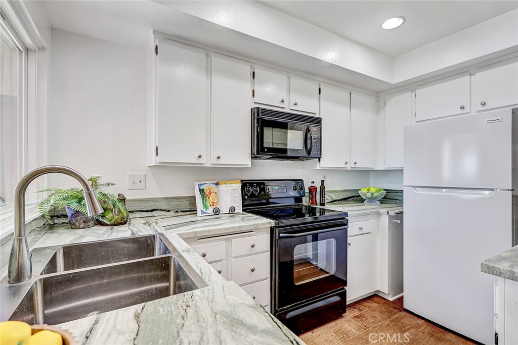 5917 Armaga Spring Road, Unit H Rancho Palos Verdes, CA 90275 - Photo 4 of 26