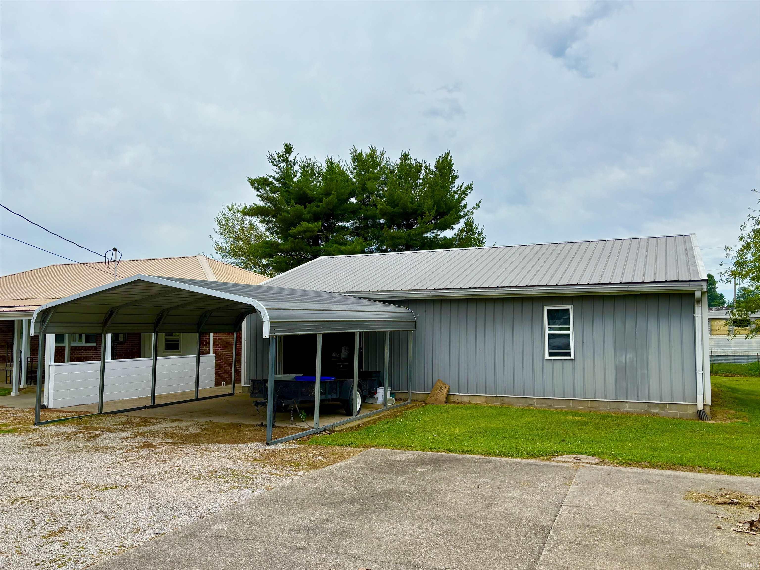 307 White Church Road Princeton, IN 47670 - Photo 2 of 20