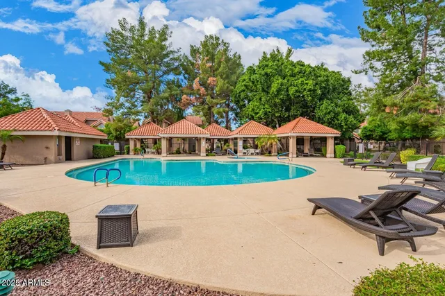 $2,000 | 1633 East Lakeside Drive, Unit 65, Gilbert, AZ 85234