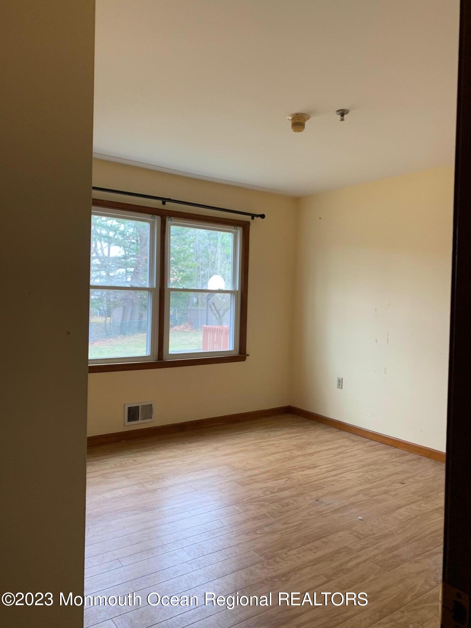 31 Miller Road Lakewood, NJ 08701 - Photo 14 of 46 22