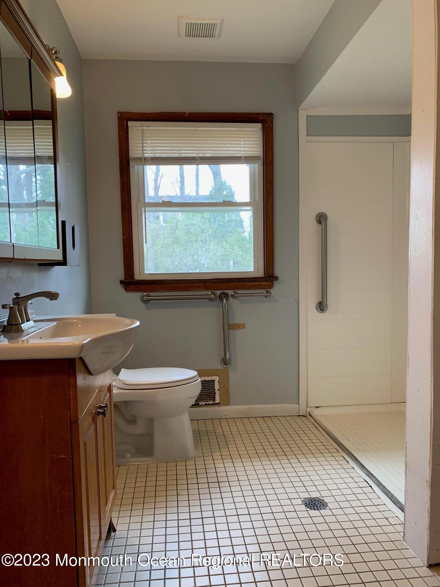 31 Miller Road Lakewood, NJ 08701 - Photo 17 of 46 55