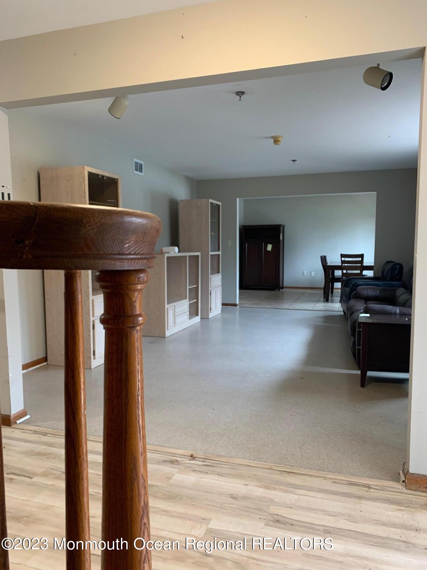 31 Miller Road Lakewood, NJ 08701 - Photo 5 of 46 3