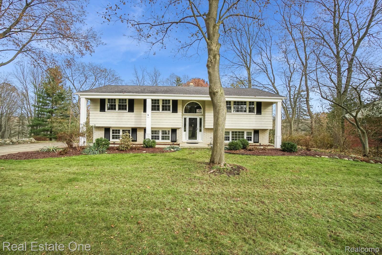 620 Charlesina Drive Rochester, MI 48306 - Photo 4 of 34 DSC01936.jpg