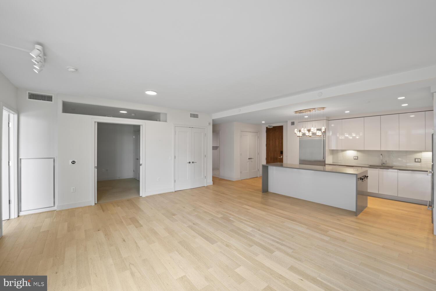 45 Sutton Square Southwest, Unit 1118 Washington, DC 20024 - Photo 14 of 63 Comfortable & super-spacious open layout