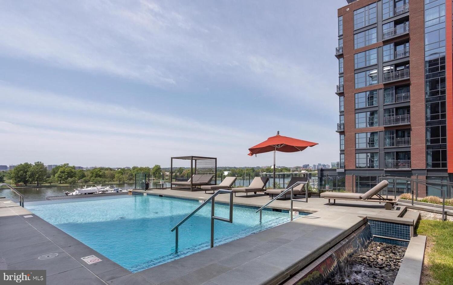 45 Sutton Square Southwest, Unit 1118 Washington, DC 20024 - Photo 51 of 63 Infinity-edge saltwater pool
w/river views