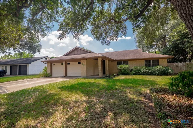 $229,000 | 517 Maplewood Drive, Victoria, TX 77901