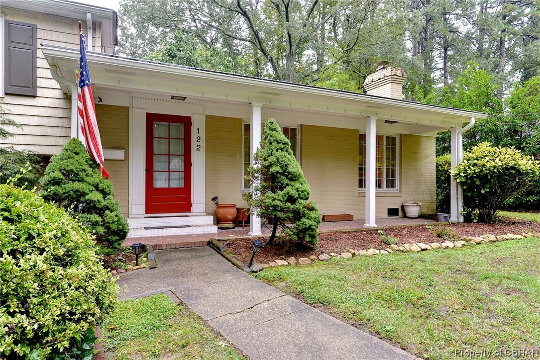 122 Selden Road Newport News, VA 23606 - Photo 2 of 38 Lovely entry with large, covered front porch