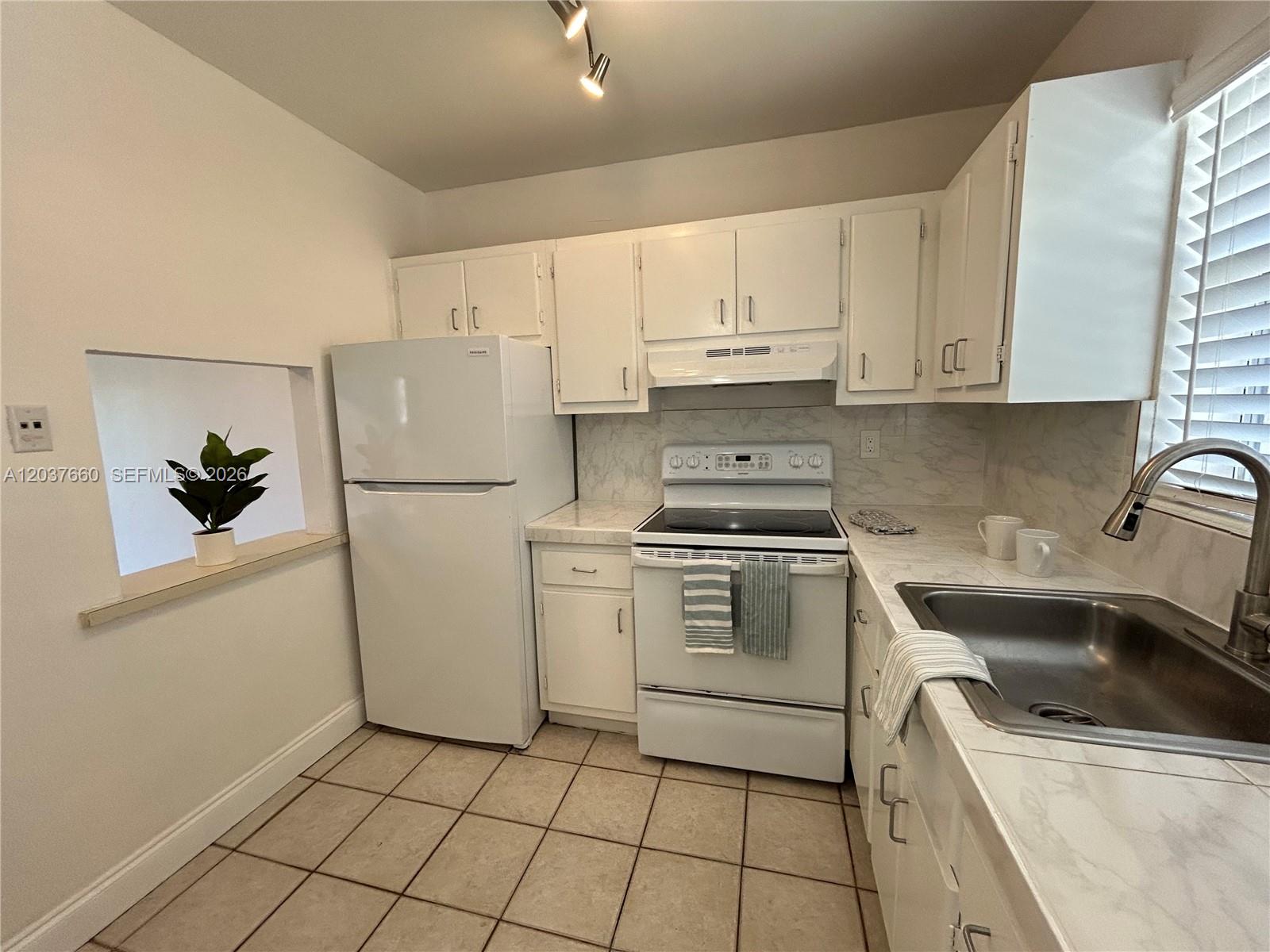7505 Southwest 82nd Street, Unit 320 Miami, FL 33143 - Photo 5 of 37
