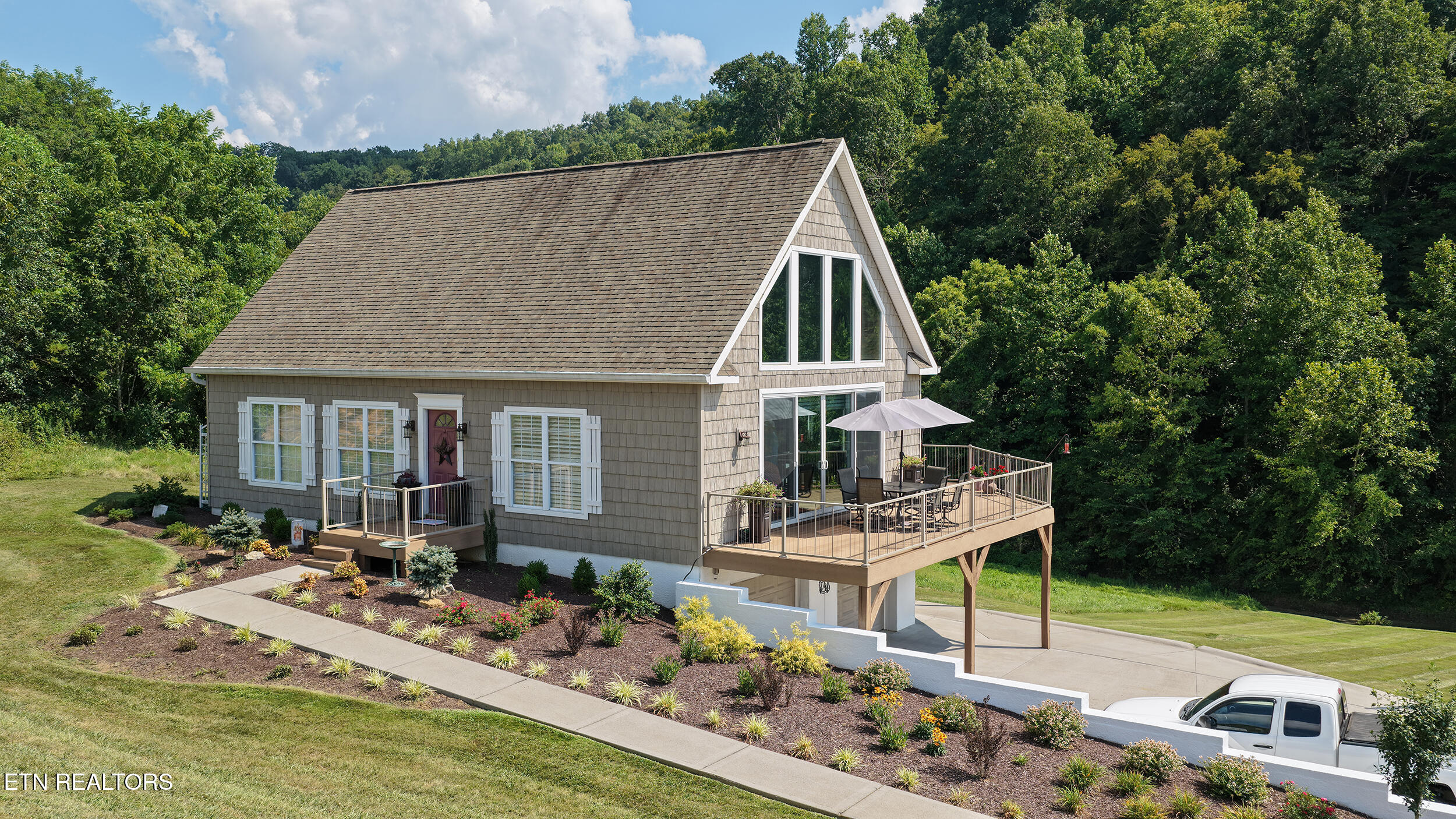 109 Reginas Point Sharps Chapel, TN 37866 - Photo 2 of 57 109 Reginas Pt, Sunset Bay, Norris Lake