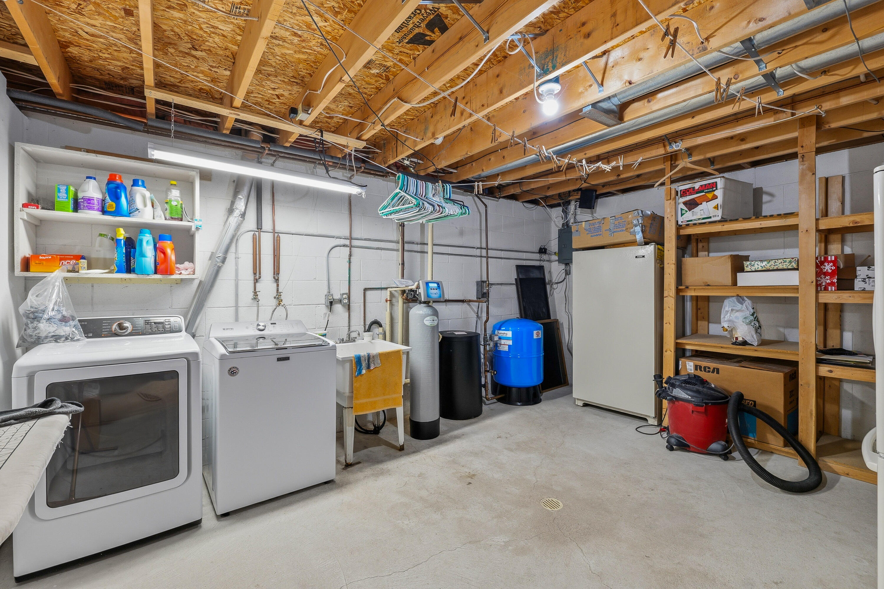 1237 Audubon Road Howards Grove, WI 53083 - Photo 22 of 31 Laundry Room