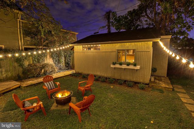 $900,000 | 718 North Patrick Street, Alexandria, VA 22314