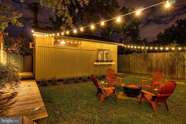 $900,000 | 718 North Patrick Street, Alexandria, VA 22314