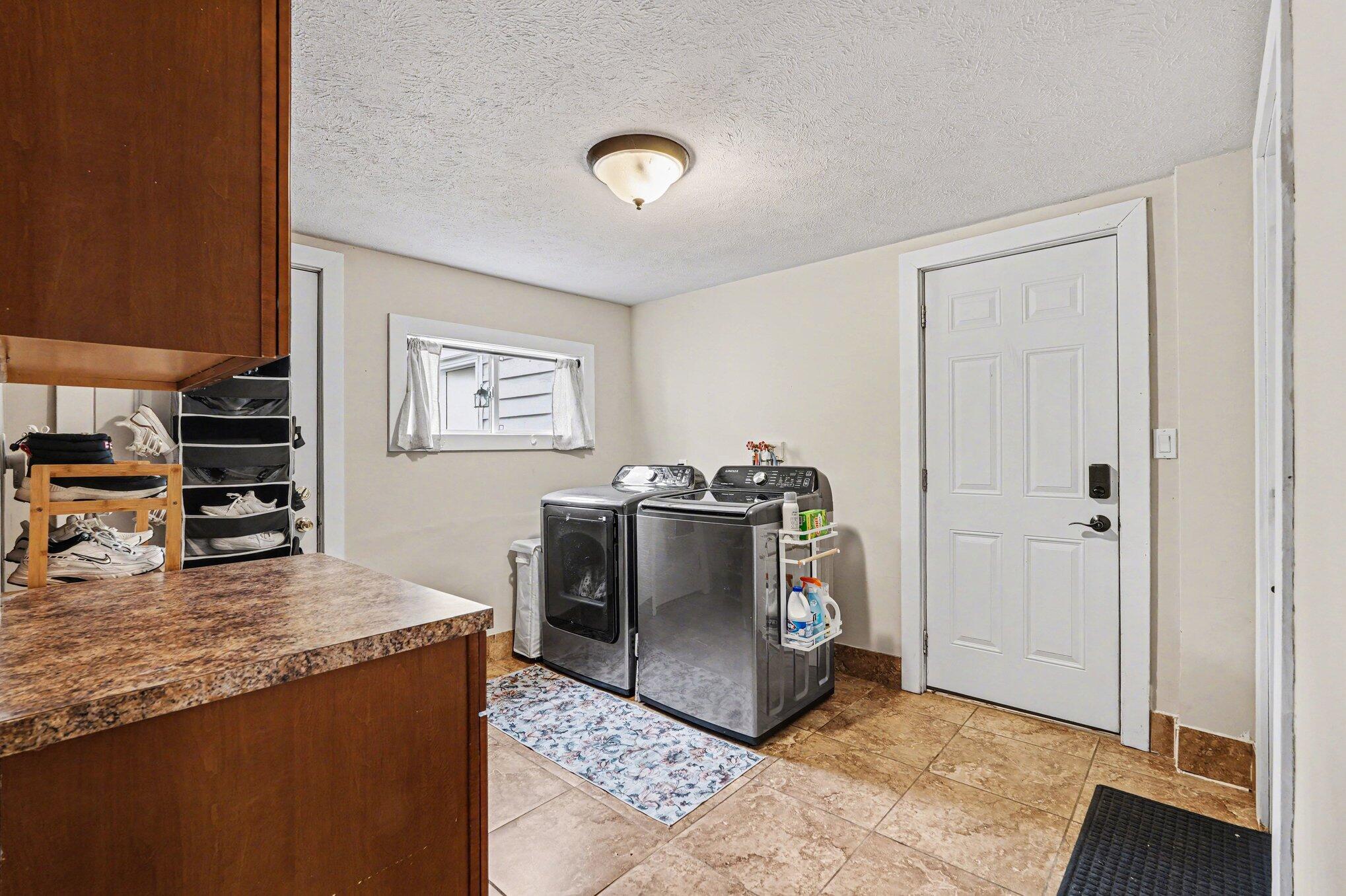 5610 Cascade Road Southeast Grand Rapids, MI 49546 - Photo 11 of 19 013_file_3157
