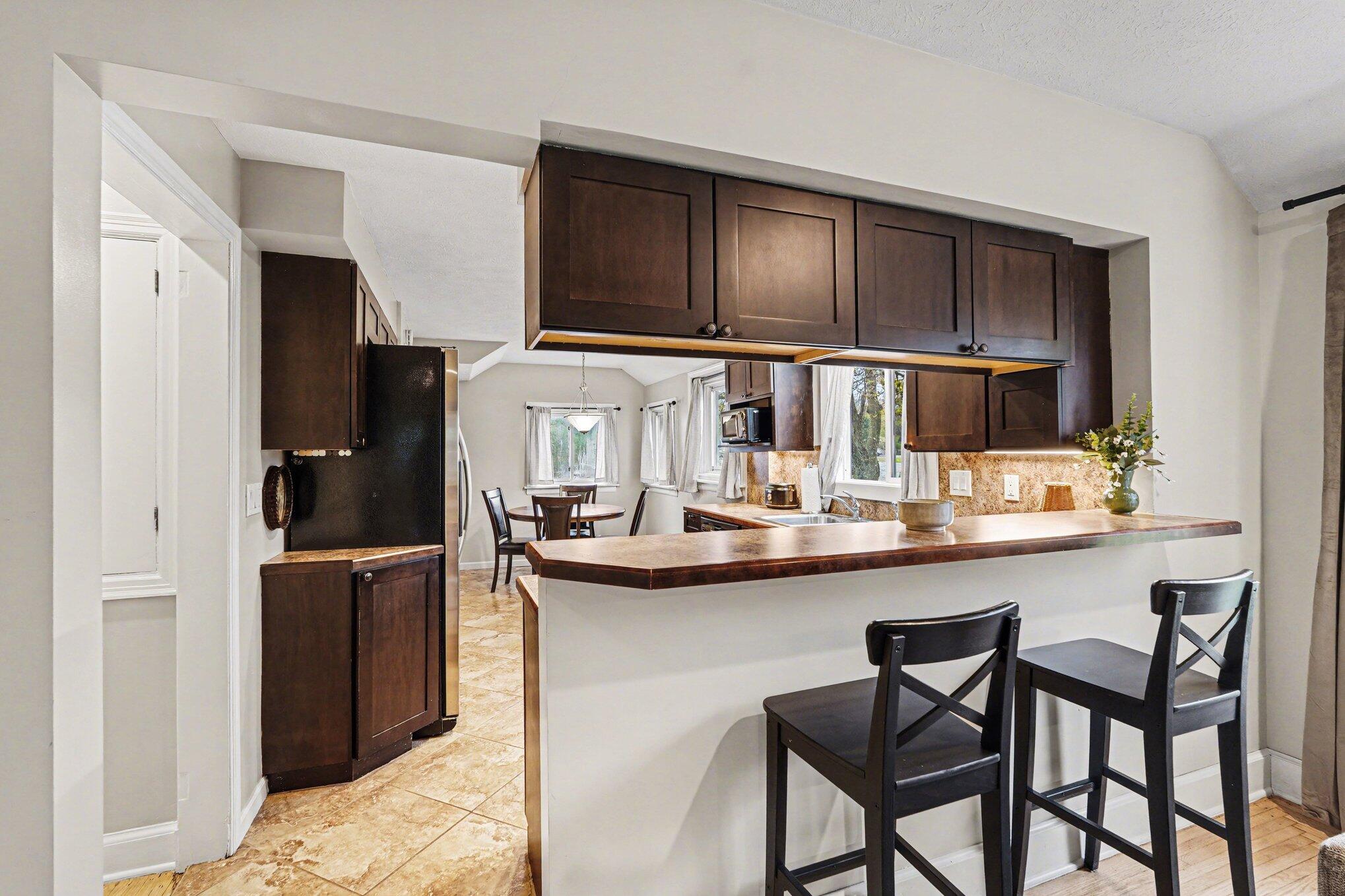 5610 Cascade Road Southeast Grand Rapids, MI 49546 - Photo 7 of 19 009_file_1498