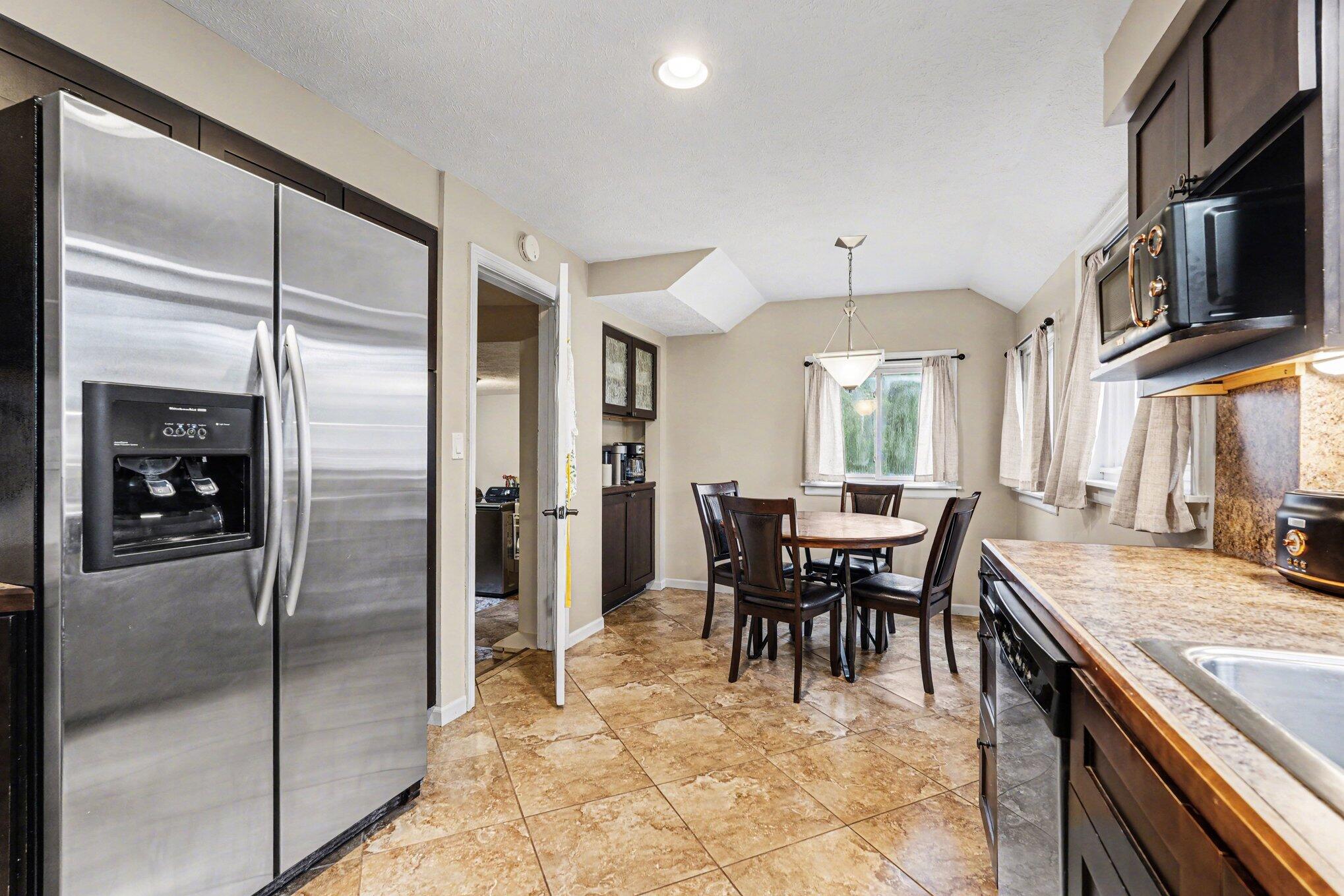 5610 Cascade Road Southeast Grand Rapids, MI 49546 - Photo 10 of 19 012_file_9150