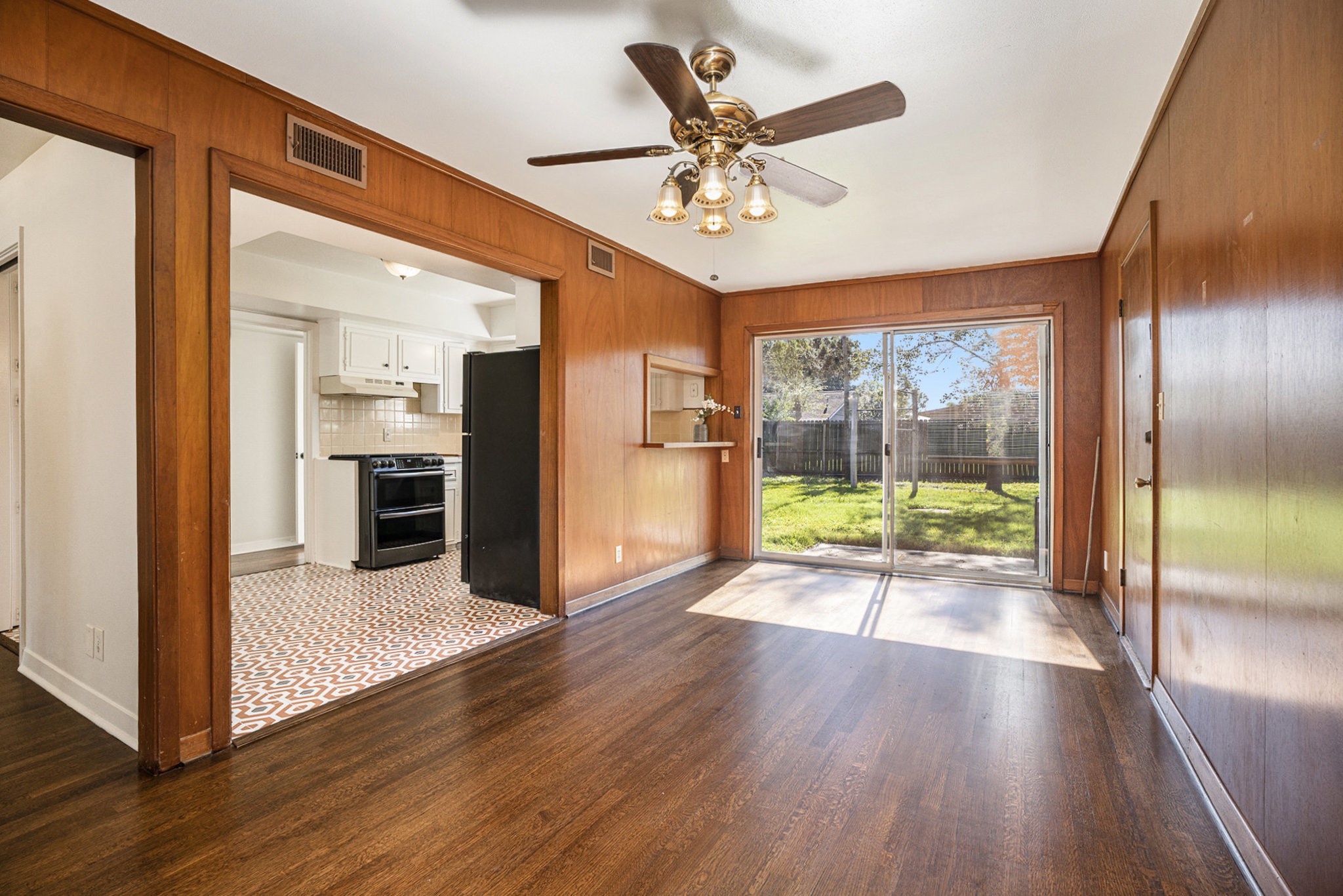 6325 Rowan Lane Houston, TX 77074 - Photo 6 of 18