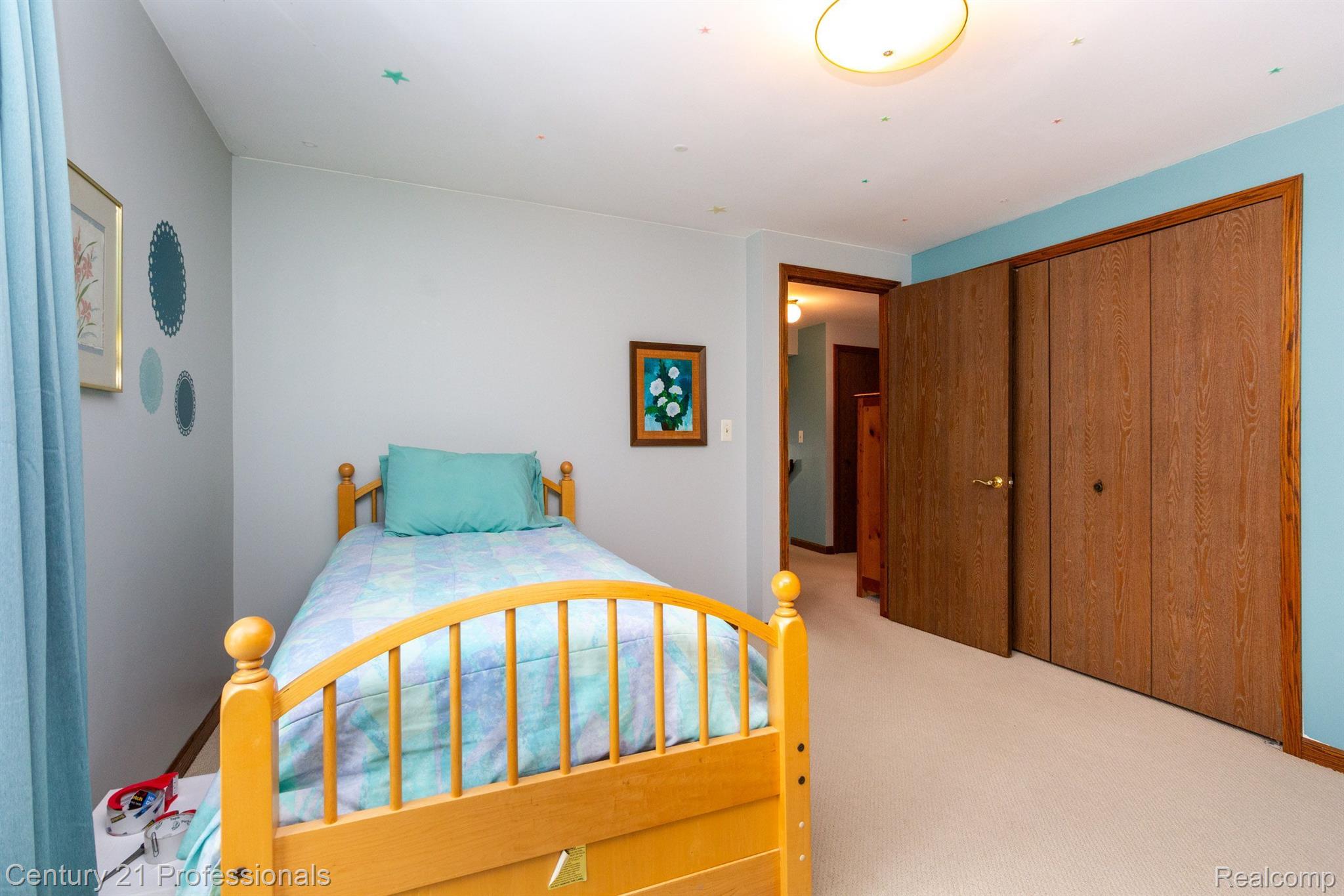 573 Lockmoore Court Rochester, MI 48307 - Photo 28 of 59 Gallery Image 28