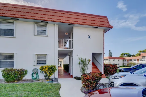 $135,000 | 2600 Southeast Ocean Boulevard, Unit X14, Stuart, FL 34996