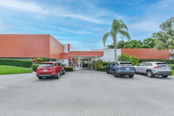 $135,000 | 2600 Southeast Ocean Boulevard, Unit X14, Stuart, FL 34996