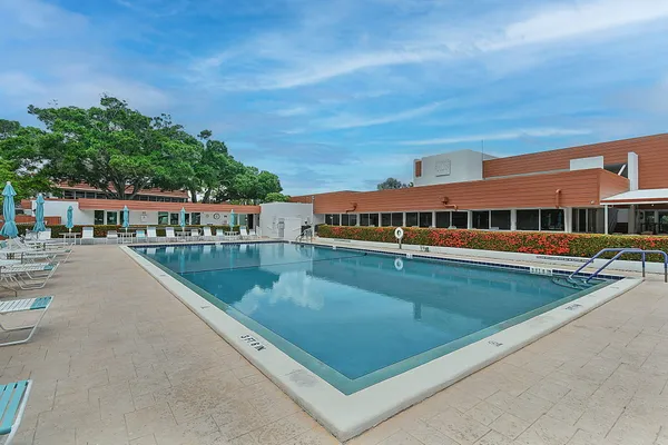 $135,000 | 2600 Southeast Ocean Boulevard, Unit X14, Stuart, FL 34996