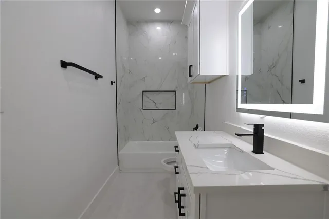 $4,154 | 324 North Patton Avenue, Dallas, TX 75203