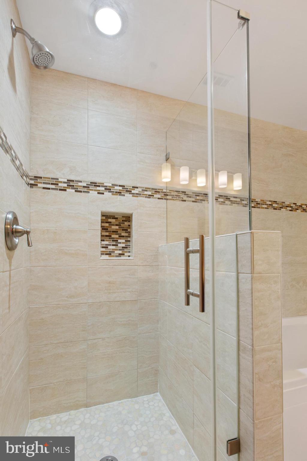 11775 Stratford House Place, Unit 105 Reston, VA 20190 - Photo 23 of 35