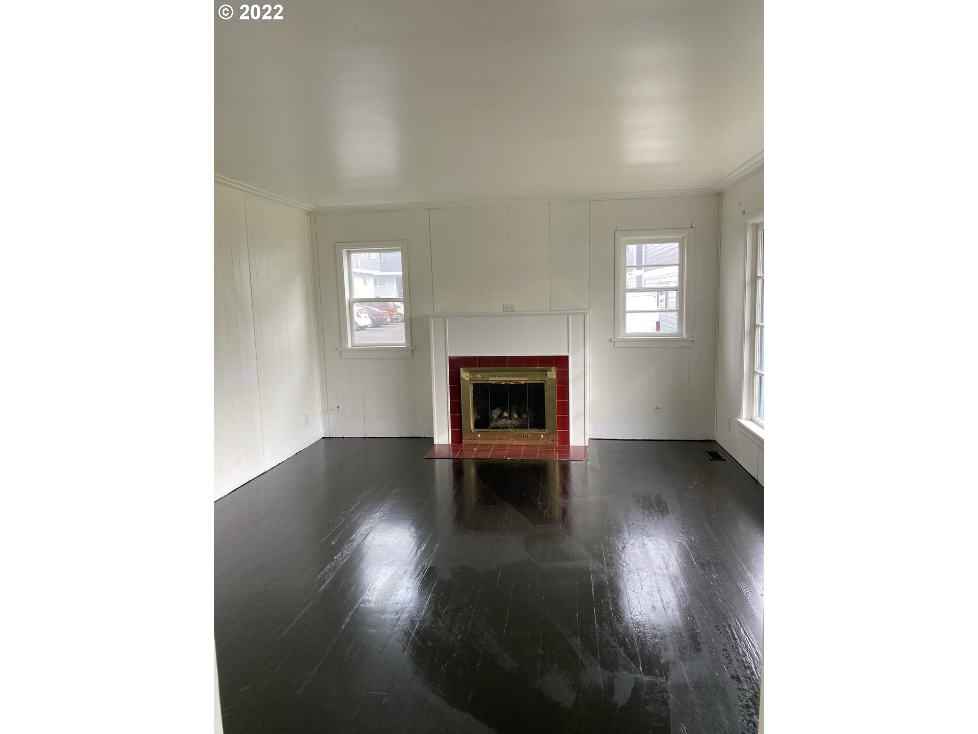 15725 Southeast Stark Street Portland, OR 97233 - Photo 8 of 28