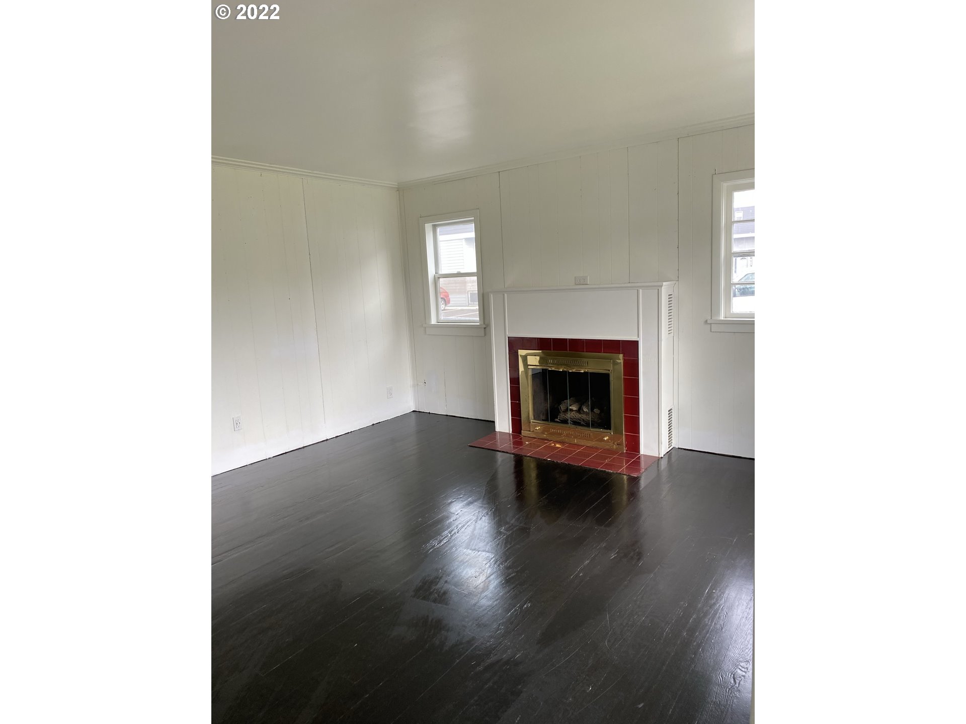 15725 Southeast Stark Street Portland, OR 97233 - Photo 9 of 28